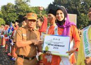 Sekda Ganjar Penghargaan Pemenang Abang Mpok Kota Bekasi 2024