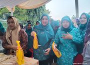 TP PKK Pusat dan PKK Rawalumbu Tebar Minyak Murah