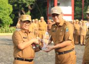 Pj Wali Kota Bekasi Ganjar Penghargaan bagi PPID Pelaksana Terbaik 2024