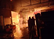 Pabrik Furniture di Jatibening Terbakar, Diduga Akibat Arus Pendek Listrik