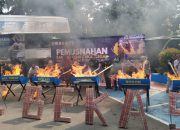Bea Cukai Bekasi Musnahkan Jutaan Batang Rokok Ilegal dan Minuman Ilegal