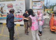 Dorong Kesejahteraan UMKM Jelang Idul Fitri, YBM PLN Cikarang Adakan “Borong Berbagi”