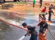 Endapan Lumpur Akibat Banjir di Islamic Centre Bekasi Mulai Dibersihkan