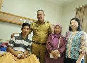 Wali Kota Bekasi Kunjungi Satpam Korban Penganiayaan di RS Mitra Keluarga Bekasi Barat