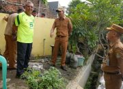 Berdiri di Atas Saluran Air, 4 Bangunan di Perumahan Pekayon Dibongkar
