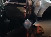 Mengantuk, Pengendara Kijang Tabrak Tiga Mobil Parkir di Wisma Asri Bekasi Utara