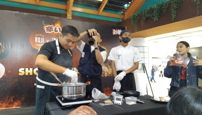 Gandeng Boncabe, Roji Ramen Revo Mall Bekasi Gelar Live Cooking Demo dan Lomba Makan