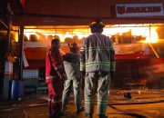 Toko Ban di Jatimakmur Ludes Dilalap Api