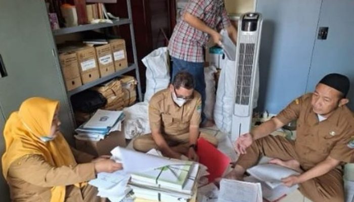 Tingkatkan Akurasi Data, BPKAD Kota Bekasi Pilah Arsip Aset Daerah