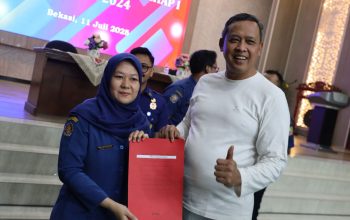 Wali Kota Bekasi Serahkan SK PPPK Damkar: Damkar Adalah Simbol Kecepatan dan Kepedulian