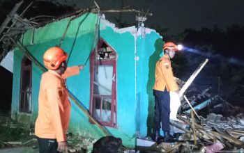 Musholla di Bekasi Roboh Usai Terdampak Gempa Bumi