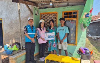 PLN UP3 Bekasi Wujudkan Mimpi Warga Kurang Mampu Mendapatkan Listrik Gratis Melalui Program Light Up The Dream