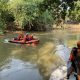 Tim SAR Lakukan Pencarian Tiga Bocah Yang Terbawa Arus di Kali Cikarang