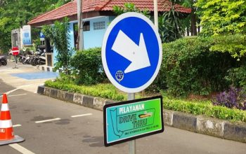 Warga Tak Perlu antre, e-KTP Bisa Diambil dari Mobil di Disdukcapil