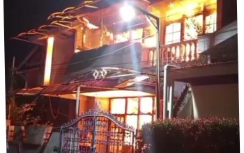 Rumah Kosong Dua Lantai di Jakasampurna Terbakar, Satu Mobil Hangus