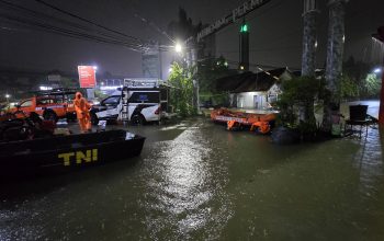 Hujan Deras Picu Banjir di Sejumlah Wilayah Kota Bekasi