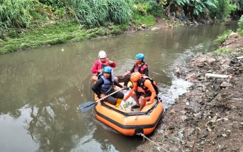 Hanyut di Kali Jambe, Bocah 7 Tahun Masih Dalam Pencarian Tim SAR