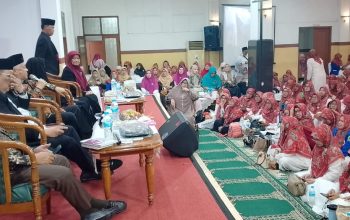 Dien Syamsuddin Apresiasi Buku “Atifah Hasan, Guru yang Dirindu”