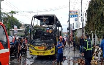 Bus Terbakar di Tambun, Damkar Kabupaten Bekasi Pastikan Tidak Ada Korban