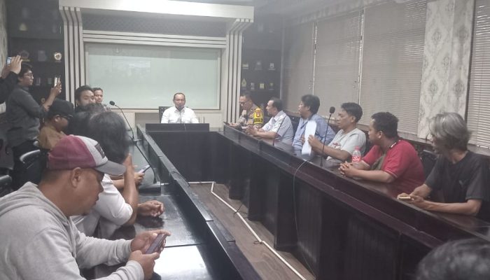 Keberatan Trans Beken, Sopir Angkot Audiensi dengan DPRD Kota Bekasi