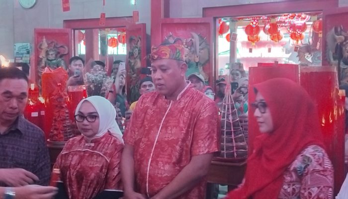 Wali Kota Bekasi Tinjau Perayaan Imlek di Klenteng Hok Lay Kiong
