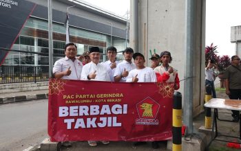 Gerindra Rawalumbu Bagikan 500 Paket Takjil di Bojong Menteng