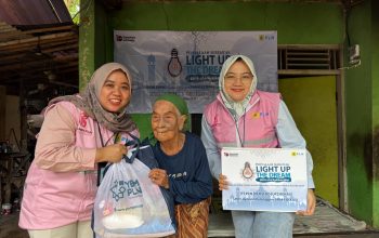 Srikandi PLN UP3 Bekasi Sambung Listrik Gratis untuk Keluarga Pra Sejahtera Melalui Program Light Up The Dream