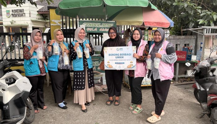 PLN Cikarang Gerakkan Ekonomi UMKM Lewat Borong Berbagi di Bulan Ramadan