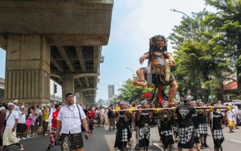 Umat Hindu Bekasi Tampilkan Ogoh-Ogoh Jelang Hari Raya Nyepi