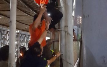 Polisi Gagalkan Aksi Bunuh Diri di JPO Depan Mega Bekasi Hypermall