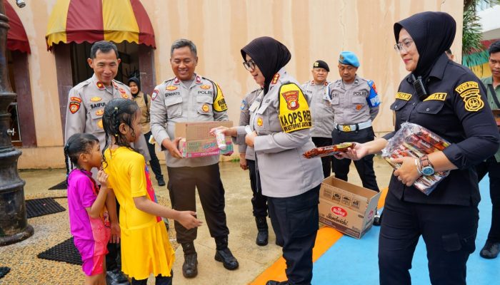 Pengunjung Membludak, Polisi Terapkan Pengawasan Ketat di Tempat Wisata Air