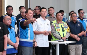 Menko AHY Tinjau Puncak Arus Mudik di JMTC