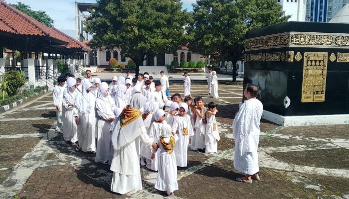 TKIT dan SDIT Mutiara Baru Latihan Manasik Haji
