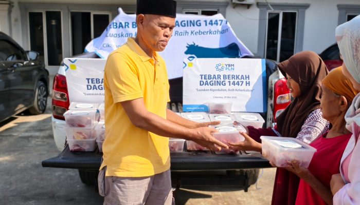 YBM PLN Cikarang Luaskan Kepedulian di Idul Adha Melalui Program Tebar Berkah Daging 
