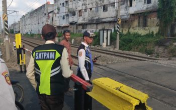 Dishub dan KAI Bersinergi Perkuat Pengamanan di Perlintasan Ampera Bekasi