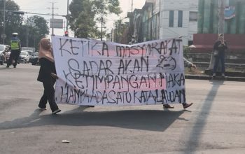 Masyarakat Demo Desak Pemkot Bekasi Tingkatkan Anggaran Bansos 
