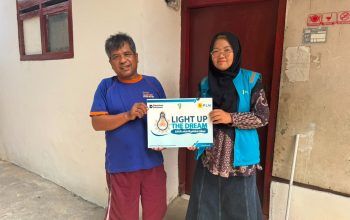 PLN Bekasi Hadirkan Listrik Mandiri bagi Warga Rawalumbu melalui Program Light Up The Dream