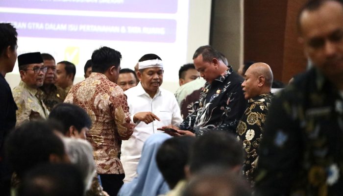 Tri Adhianto Teken Komitmen Antikorupsi Bersama 27 Kepala Daerah di Jabar