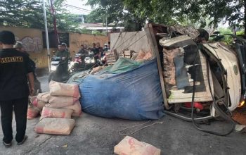 Diduga Mengantuk, Pengemudi Tewas Usai Mobil Tabrak Pohon di Jatiasih 