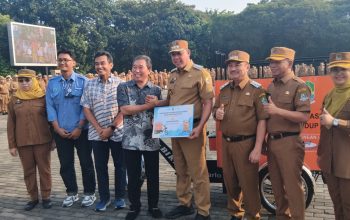 Pemkot Bekasi Dapat Bantuan Sepeda Sampah untuk Jangkau Gang Sempit 