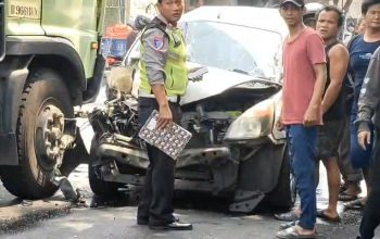 Truk Tabrak Livina di Bantar Gebang, Satu Orang Tewas 