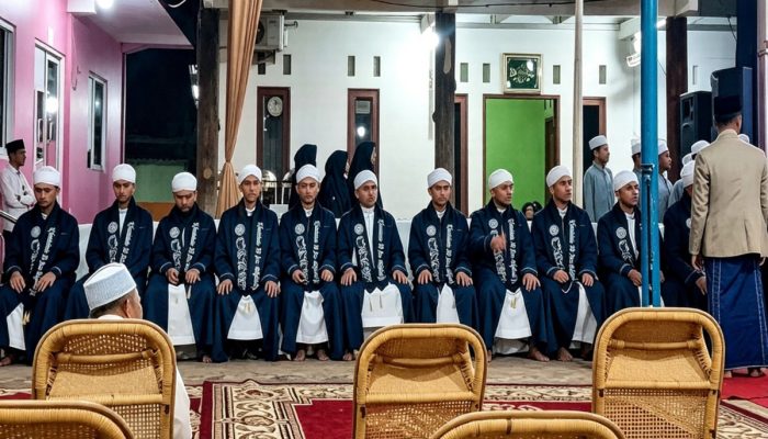 20 Santri Lulus Ujian Simaan 30 Juz Bilghoib