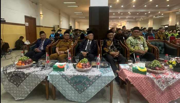 Ahmad Syaikhu Ingatkan Lulusan Attaqwa Warisi Semangat KH Noer Alie