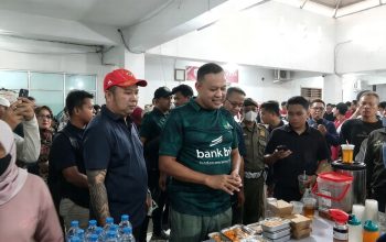 Wali Kota Bekasi Launching Gerakan Gebrak Pasar, Ajak ASN Belanja di Pasar Tradisional