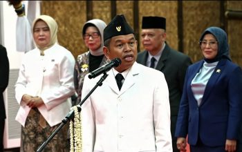 Resmi Jadi Bupati Bekasi, Asep Surya Atmaja Diminta Dedi Mulyadi Benahi Pelayanan Publik 