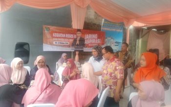 Ketua DPRD Dorong Ekonomi Keluarga Lewat Pelatihan Buket di Kalibaru