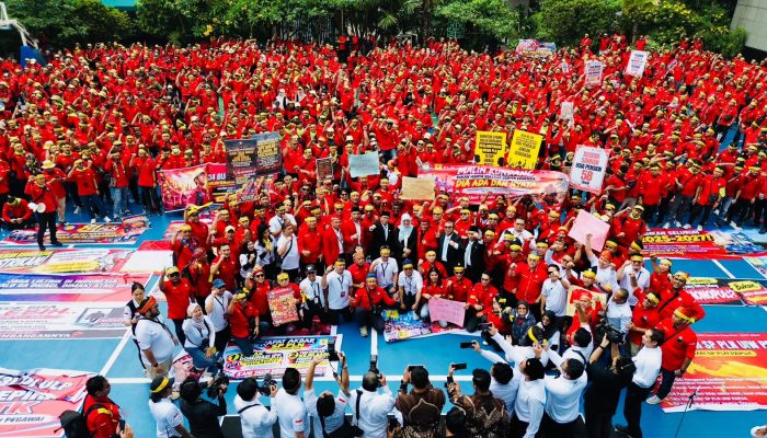 1.600 Pekerja Listrik dari Seluruh Negeri Serukan Satu Pesan: Kembalikan Listrik ke Tangan Negara
